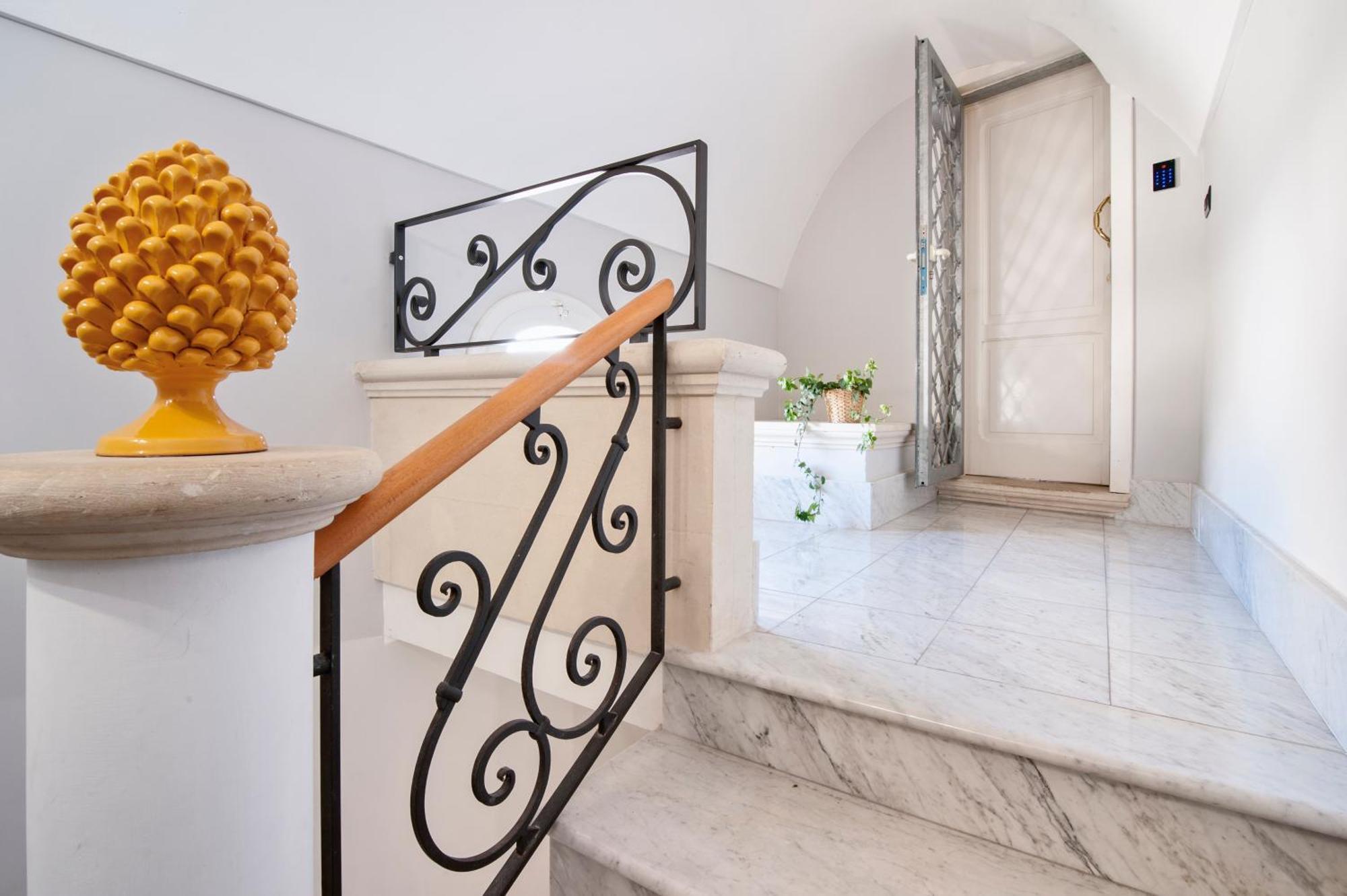 The Golden Hour, Luxury Apartment With A Panoramic View Лечче Экстерьер фото