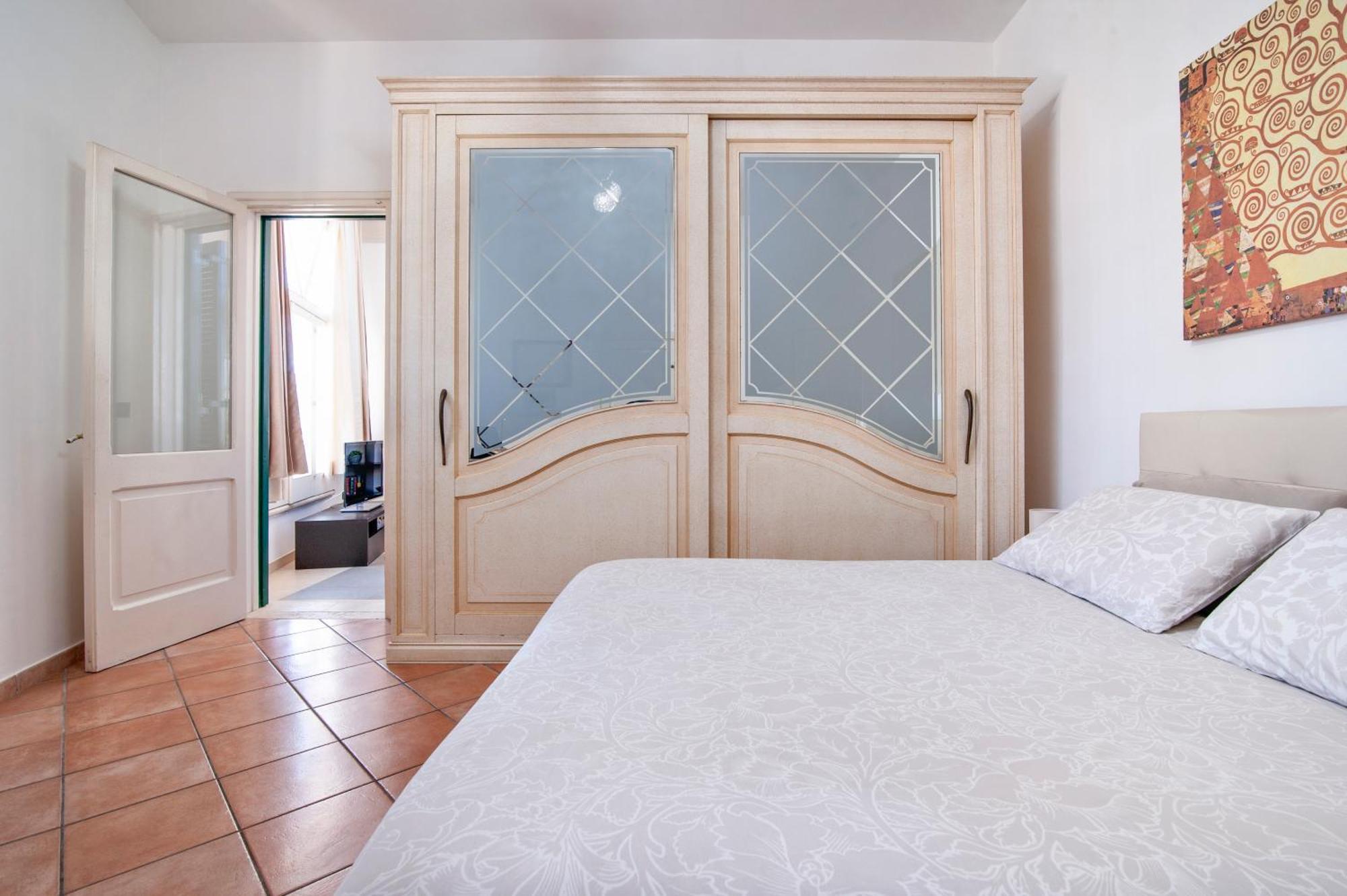 The Golden Hour, Luxury Apartment With A Panoramic View Лечче Экстерьер фото